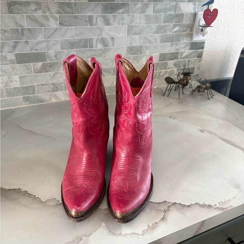 Idyllwind Pink Ankle Boots